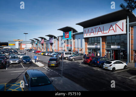 Aus der Stadt speichert Retail Park England Stockfoto