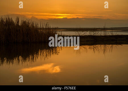 Kristallklare Sonnenuntergang in Griechenland. Stockfoto