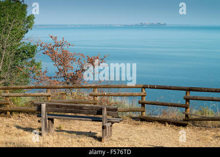 Italienische Landschaft Umbriens mit Trasimeno See, Italien, Europa Stockfoto