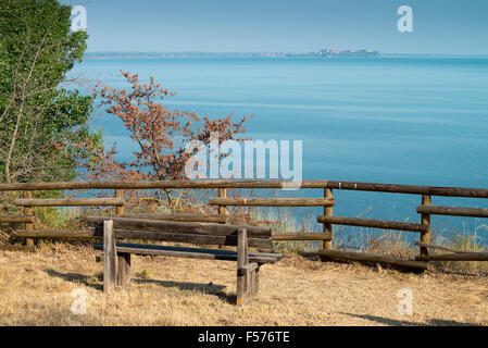 Italienische Landschaft Umbriens mit Trasimeno See, Italien, Europa Stockfoto