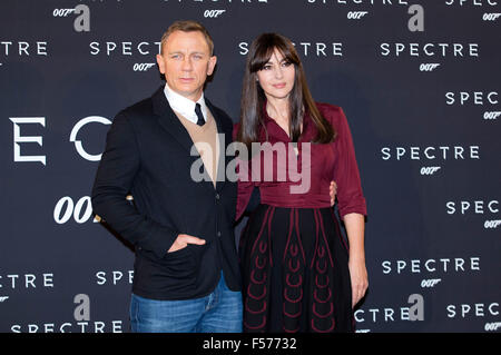 Berlin, Deutschland. 28. Oktober 2015. Daniel Craig und Monica Bellucci in den Fototermin für "James Bond 007 - Gespenst" in Rom, 27.10.2015/picture Allianz Credit: Dpa picture-Alliance/Alamy Live News Stockfoto