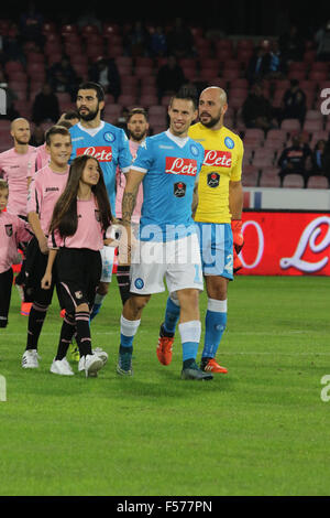 Neapel, Italien. 28. Oktober 2015. Marek Hamšík(SSCNapoli) in Aktion während der Fußball-match zwischen SSC Neapel und Palermo im Stadio San Paolo. © Salvatore Esposito/Pacific Press/Alamy Live-Nachrichten Stockfoto