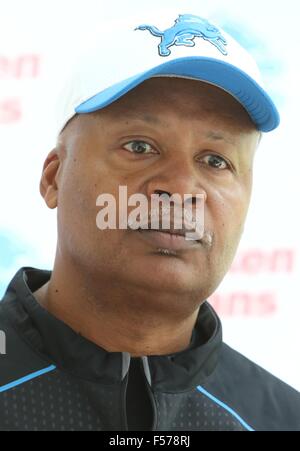 Watford, Hertfordshire, UK. 28. Oktober 2015. Head Coach JIM CALDWELL auf der Detroit Lions Praxis und Presse Interviews bei The Grove Hotel, Chandlers überqueren, Watford, Herts. Detroit sind hier in der neuesten NFL International Series-Spiel im Wembley-Stadion gegen Kansas City Chiefs Jaguare am 1. November 2015 spielen Photo Credit: KEITH MAYHEW/Alamy Live News Stockfoto