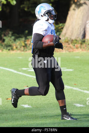 Watford, Hertfordshire, UK. 28. Oktober 2015. Running Back JOIQUE BELL bei den Detroit Lions Praxis und Presse Interviews im The Grove Hotel, Chandlers überqueren, Watford, Herts. Detroit sind hier in der neuesten NFL International Series-Spiel im Wembley-Stadion gegen Kansas City Chiefs Jaguare am 1. November 2015 spielen Photo Credit: KEITH MAYHEW/Alamy Live News Stockfoto