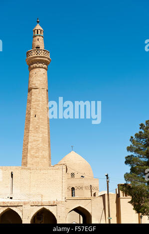 Alte Ziegel Minarett, Jāmeh Moschee von Nā'īn, Zentraliran, Provinz Isfahan, Iran Stockfoto