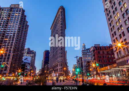 Das Flatiron Building, ursprünglich die Fuller Building, Fifth Avenue, New York City, Vereinigte Staaten von Amerika. Stockfoto