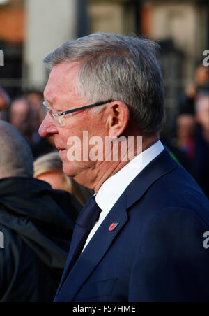 Liverpool Cathedral, Liverpool, UK. 29. Oktober 2015. Beerdigung von Howard Kendall. Ehemalige Manchester United-Trainer Sir Alex Ferguson besucht die heutige Trauerfeier in Liverpools anglikanische Kathedrale für den ehemaligen Everton Manager, Howard Kendall, die Anfang dieses Monats verstarb im Alter von 69. Bildnachweis: Aktion Plus Sport/Alamy Live-Nachrichten Stockfoto