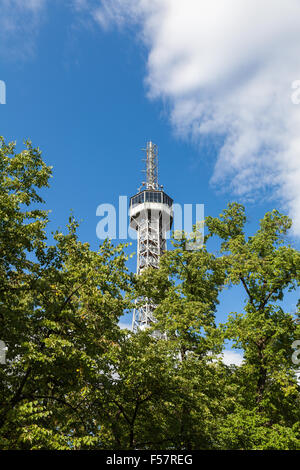 Aussichtsturm Petřín in Prag Stockfoto