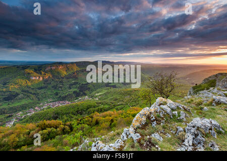 La Vallée De La Loue, Mouthier-Haute-Pierre, Doubs, Franche-Comté, Frankreich. Stockfoto