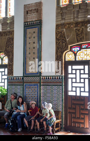 Toledo Spanien, Europa, Spanisch, Hispanic Toledo Bahnhof, Architekt Narciso Claveria y de Palacios, Neo-Mudejar Stil, Inneneinrichtung, hispanische Familie Stockfoto