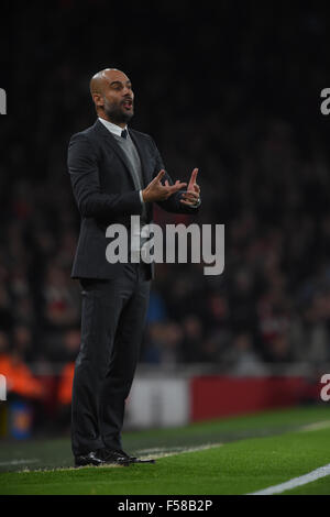 London, UK. 20. Oktober 2015. Josep Guardiola (Bayern) Fußball: UEFA Champions League-Gruppe F-match zwischen Arsenal 2-0 FC Bayern München im Emirates Stadium in London, England. © Fernen Osten Presse/AFLO/Alamy Live-Nachrichten Stockfoto