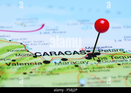 Caracas, fixiert auf einer Karte von Amerika Stockfoto