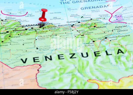 Caracas, fixiert auf einer Karte von Amerika Stockfoto