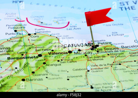 Caracas, fixiert auf einer Karte von Amerika Stockfoto