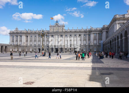 Haupteingang zum königlichen Palast Palacio Real in Madrid City Center, Spanien, Europa Stockfoto