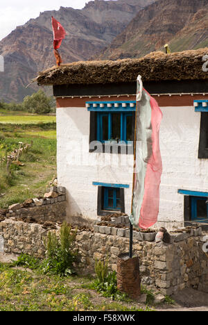 Indien, Himachal Pradesh, Spiti Valley Losar traditionell gebaut Bauernhaus am Rande des Dorfes Stockfoto