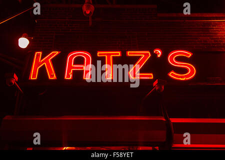 Katz es Deli, A Feinkost Diner auf der Lower East Side in New York City, Vereinigte Staaten von Amerika. Stockfoto