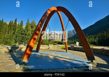 Trans Canada Highway Abschluss Denkmal am Rogers Pass, Glacier National Park, Britisch-Kolumbien, Kanada Stockfoto