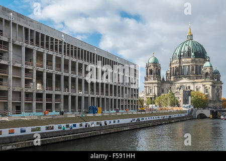 Stadtschloss-Entwicklungs-Site (Berliner Stadtschloss) in der Nähe von River Spree und neben dem Berliner Dom, Mitte, Berlin, Deutschland Stockfoto