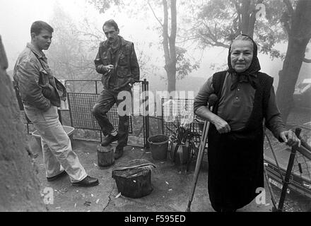 Krieg in ex-Jugoslawien, bosnische Flüchtlinge, Lika-Plateau, nahe der Grenze zu den serbischen Krajina (April 1994) Stockfoto