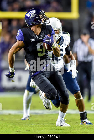 29. Oktober 2015:. TCU Horned Frogs Wide Receiver Josh Doctson (9) macht einen Haken für ein First Down während einem NCAA Football Spiel zwischen die West Virginia Mountaineers und die TCU gehörnte Frösche bei Amon G. Carter in Fort Worth Texas. (Manny Flores/Cal Sport Media) Stockfoto