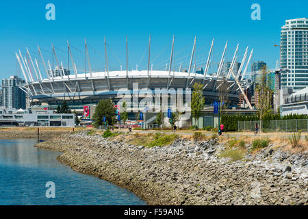 Das BC Place Stadium, gesehen vom östlichen Ende des False Creek, Vancouver, BC, Kanada Stockfoto