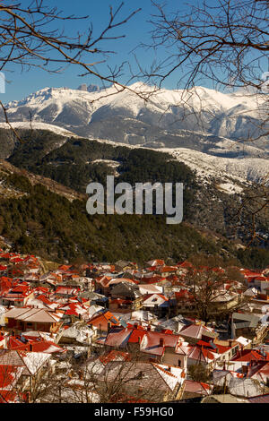 Das malerische Dorf Livadi in Zentralgriechenland, es befindet sich am Fuße der berühmten Olymp. Stockfoto