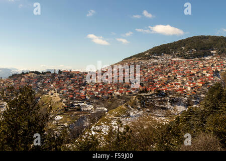 Das malerische Dorf Livadi in Zentralgriechenland, es befindet sich am Fuße der berühmten Olymp. Stockfoto