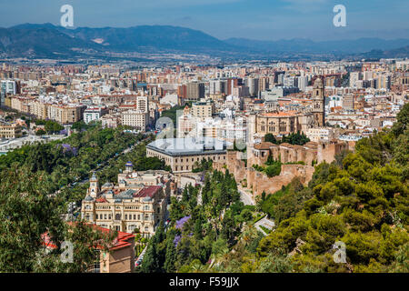 Spanien, Andalusien, Provinz Malaga, Blick auf das historische Zentrum von Málaga vom Gibralfaro Stockfoto