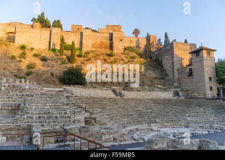 Römisches Theater und Alcazaba Burg. Malaga, Andalusien, Spanien. Stockfoto