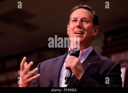 Orange City, Iowa, USA. 30. Oktober 2015. Republikanische Präsidentschaftskandidat RICK SANTORUM spricht bei einer sechs-County-Northwest Iowa GOP-Kundgebung am Northwestern College Bultman Center, wie er in Orange City, Iowa Freitag, 30. Oktober 2015 Kampagnen. Bildnachweis: Jerry Mennenga/ZUMA Draht/Alamy Live-Nachrichten Stockfoto