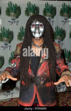 New York, NY, USA. 30. Oktober 2015. Nile Rodgers im Ankunftsbereich für New York Restoration Project 20. Jubiläum Hulaween Party, The Waldorf-Astoria, New York, NY 30. Oktober 2015. Bildnachweis: Lev Radin/Everett Collection/Alamy Live-Nachrichten Stockfoto