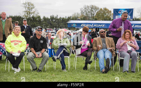 Lexington, Kentucky, USA. 30. Oktober 2015. 30. Oktober 2015: Szenen an den Breeders Cup bei Keeneland Race Course in Lexington, Kentucky am 30. Oktober 2015. Scott Serio/ESW/CSM/Alamy Live-Nachrichten Stockfoto