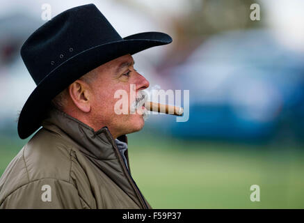 Lexington, Kentucky, USA. 30. Oktober 2015. 30. Oktober 2015: Szenen an den Breeders Cup bei Keeneland Race Course in Lexington, Kentucky am 30. Oktober 2015. Scott Serio/ESW/CSM/Alamy Live-Nachrichten Stockfoto