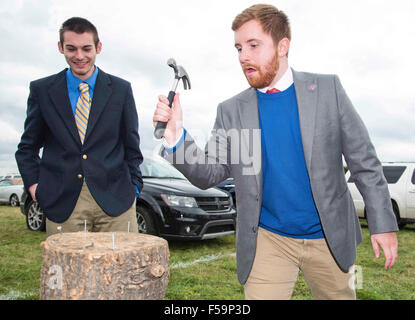 Lexington, Kentucky, USA. 30. Oktober 2015. 30. Oktober 2015: Szenen an den Breeders Cup bei Keeneland Race Course in Lexington, Kentucky am 30. Oktober 2015. Scott Serio/ESW/CSM/Alamy Live-Nachrichten Stockfoto