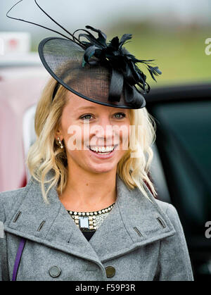 Lexington, Kentucky, USA. 30. Oktober 2015. 30. Oktober 2015: Szenen an den Breeders Cup bei Keeneland Race Course in Lexington, Kentucky am 30. Oktober 2015. Scott Serio/ESW/CSM/Alamy Live-Nachrichten Stockfoto