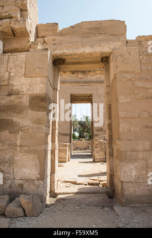 Syrische Tor Eingang zum Tempel bei Medinat Habu in Luxor Stockfoto