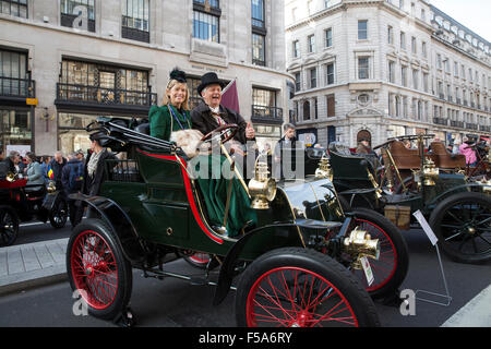 Regent Street London, UK, 31. Oktober 2015, The Regent Street Motor Show spielt in London präsentiert 125 Jahre motorin Credit: Keith Larby/Alamy Live News Stockfoto