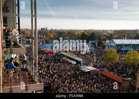 Twickenham, London, UK. 31. Oktober 2015. Rugby World Cup-Finale. Neuseeland gegen Australien. Einen Überblick über die Szene außerhalb Twickenham Stadion Credit: Action Plus Sport/Alamy Live News Stockfoto