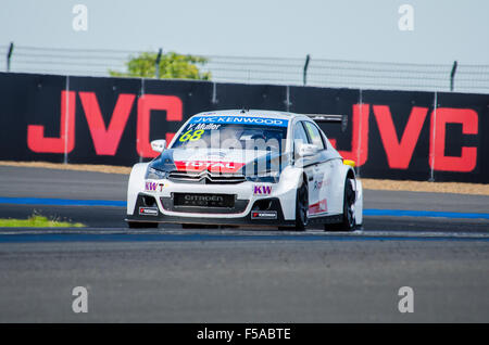 Buriram, Thailand. 31. Oktober 2015. Yvan Muller mit Citroen C-Elysee WTCC auf Anzeigen FIA World Touring Car Championship 2015 am 31. Oktober 2015 auf Chang International Racing Circuit, Buriram Thailand Bildnachweis: Chatchai Somwat/Alamy Live-Nachrichten Stockfoto