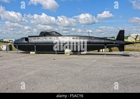 Die Fernbedienung Modell eines russischen Victor-Klasse u-Boot für die Dreharbeiten von 1999 James-Bond-Film die Welt ist nicht genug. Stockfoto