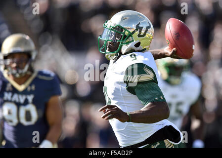 Annapolis, Maryland, USA. 31. Oktober 2015. South Florida Bulls Quarterback QUINTON Blumen (9) wirft einen Pass auf der Flucht während der amerikanischen Athletic Conference Fußballspiel im Navy Marine Corps Memorial Stadium. Credit: Ken Inness/ZUMA Draht/Alamy Live-Nachrichten Stockfoto