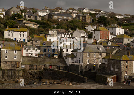 Dächer und weiß getünchten Wänden in Port Isaac, Cornwall. Stockfoto