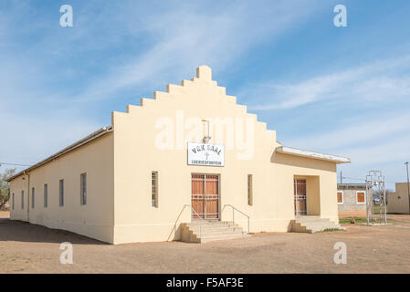 LOERIESFONTEIN, Südafrika - 11. August 2015: Halle der reformierten Kirche in Loeriesfontein, einer kleinen Stadt in der Gipfelplateaus United Stockfoto