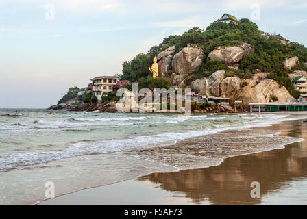 Buddha-Statue im Wat Khao Takiab, Hua hin, Thailand Stockfoto