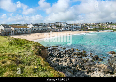 Porthmeor Beach von der Inselhalbinsel aus gesehen, Cornwall, England, Großbritannien Stockfoto