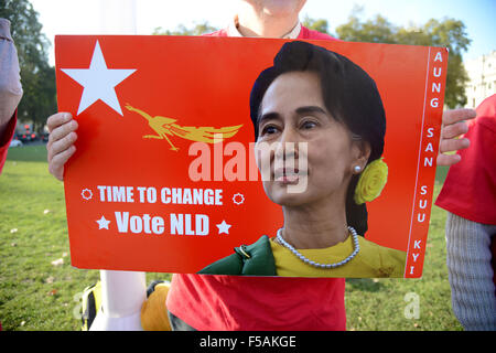 Nationale Liga für Demokratie in Burma-Kampagne vor dem Parlament in London, England, UK Stockfoto