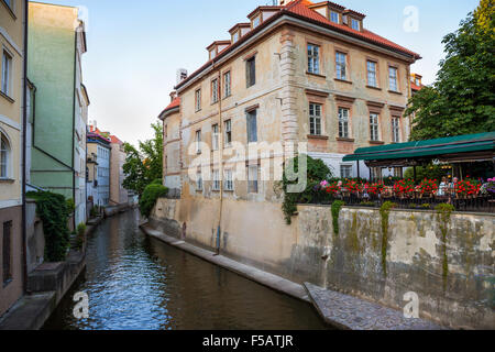 trinken und Essen Restaurant Kampa Insel Čertovka, Prag, Tschechische Republik, Europa Stockfoto