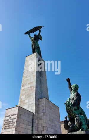 Citadella Freiheitsstatue auf Gellértberg, Budapest, Ungarn Stockfoto