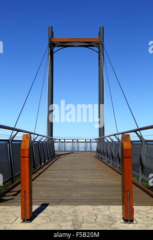 Wald Sky Pier bei Sealy Lookout bietet wunderbare Ausblicke über Coffs Harbour und die Pazifik-Küste in New South Wales, Australien. Stockfoto